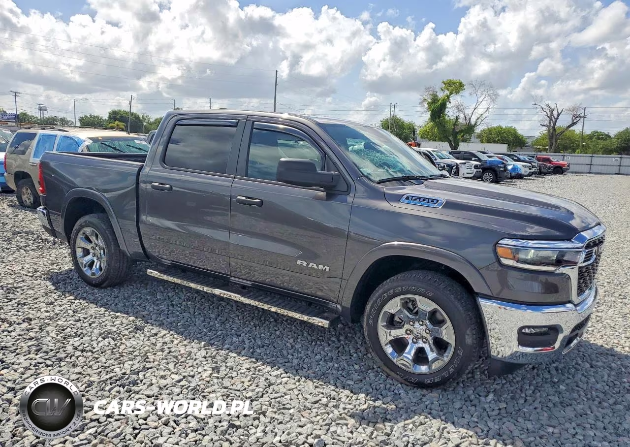 2025 Ram 1500 Big Horn VIN:1C6RREFGXSN657500 - 4