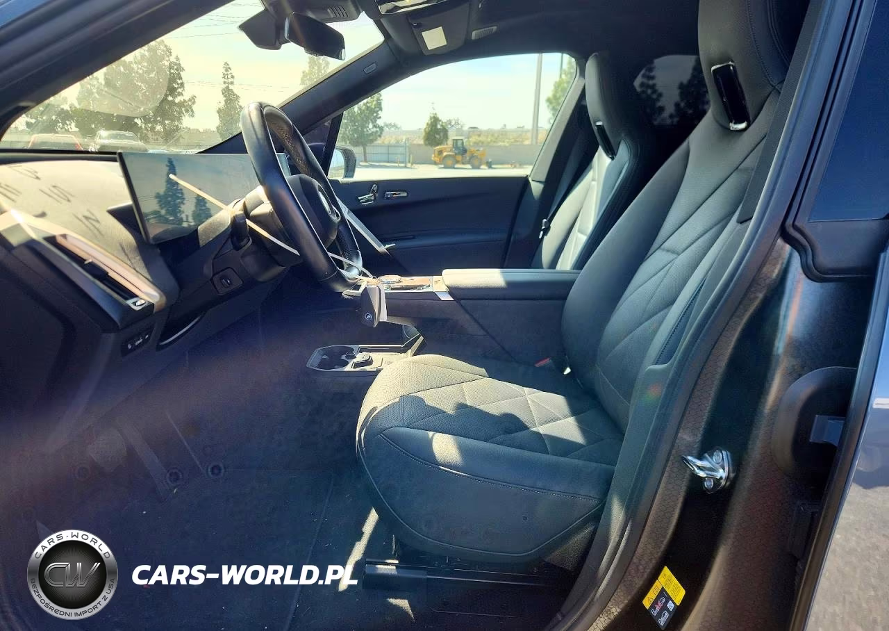 2023 BMW Ix xDrive50 VIN:WB523CF0XPCM86507 - 7