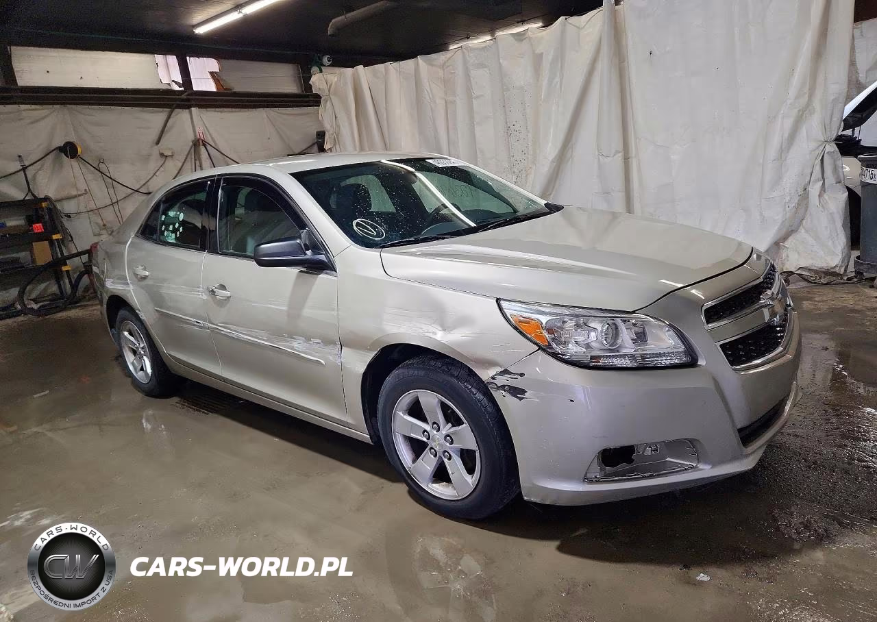 2013 Chevrolet Malibu Ls VIN:1G11B5SA4DF339518 - 4