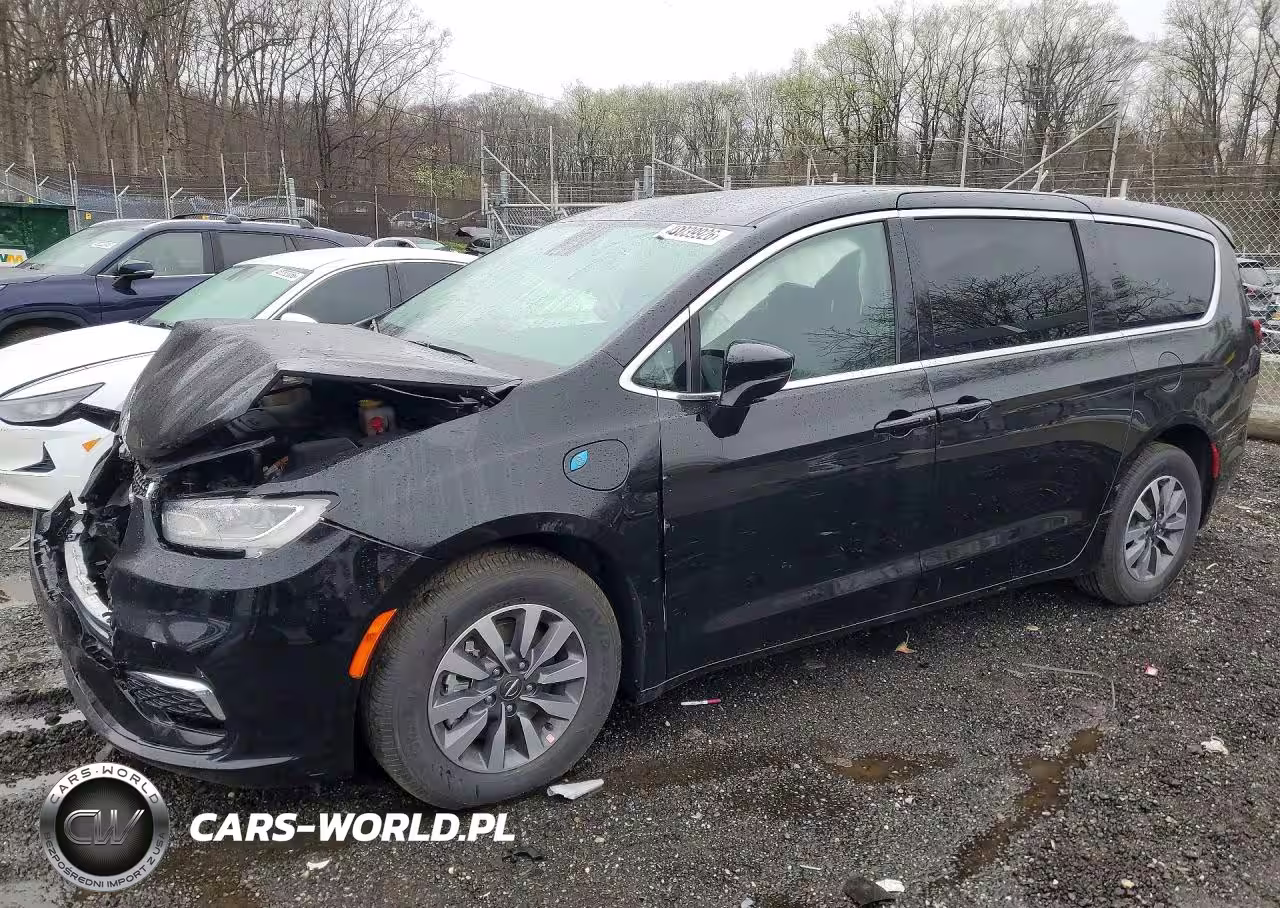 2025 Chrysler Pacifica Hybrid Select