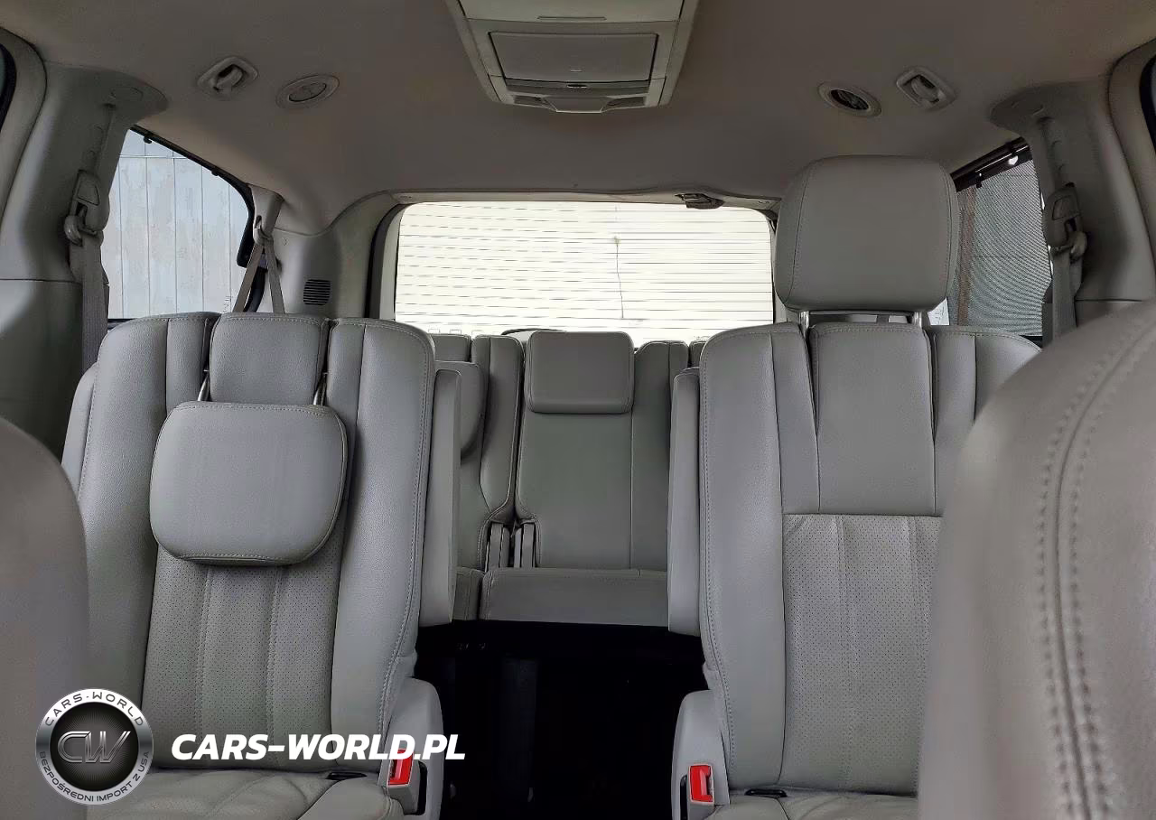 2013 Chrysler Town & Country Touring L VIN:2C4RC1CG0DR659768 - 10