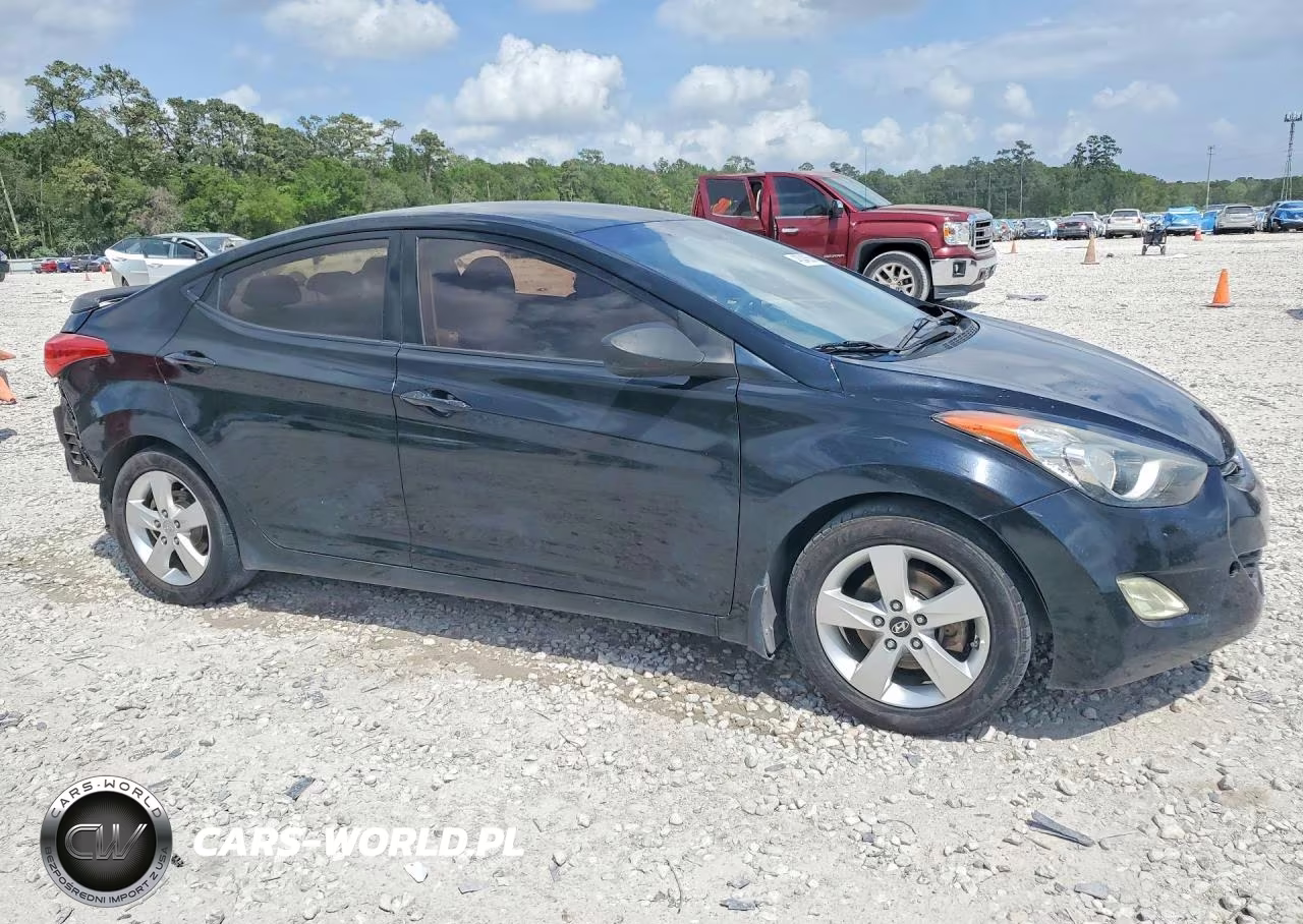 2013 Hyundai Elantra Gls VIN:KMHDH4AE7DU001197 - 4