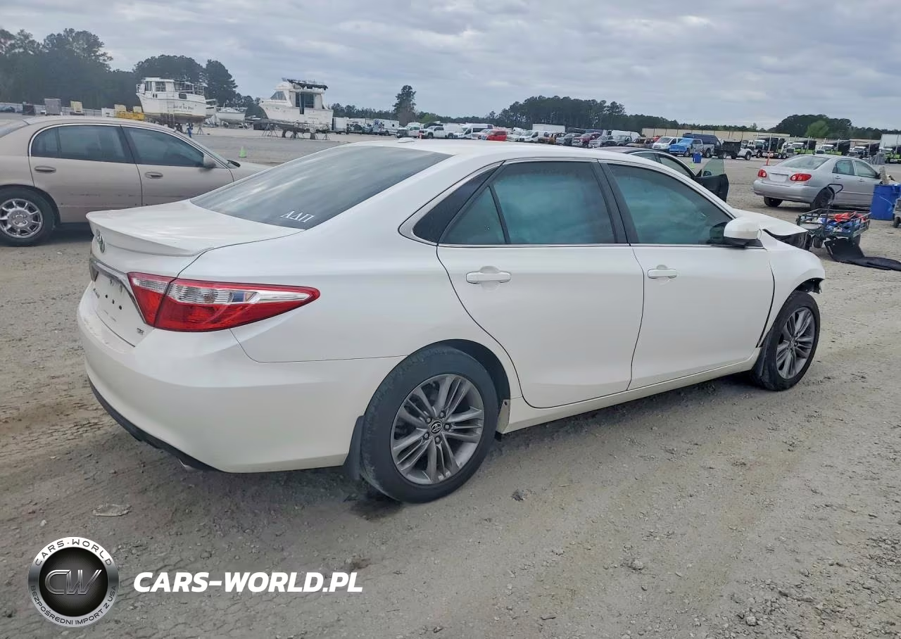 2016 Toyota Camry Hyb Le-Se-Xle VIN:4T1BF1FKXGU136298 - 3