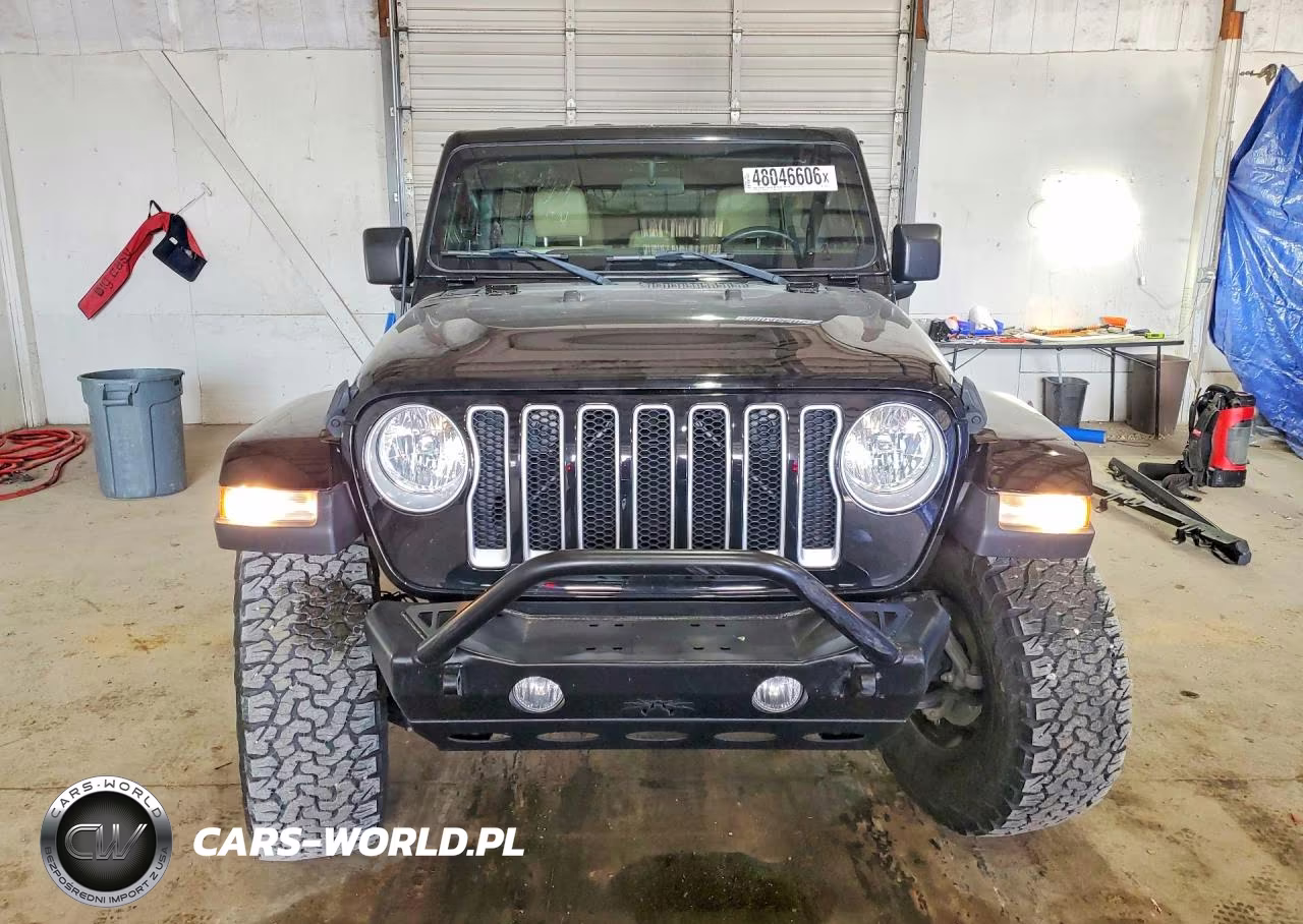 2018 Jeep Wrangler Unlimited Sahara VIN:1C4HJXEG5JW125590 - 5