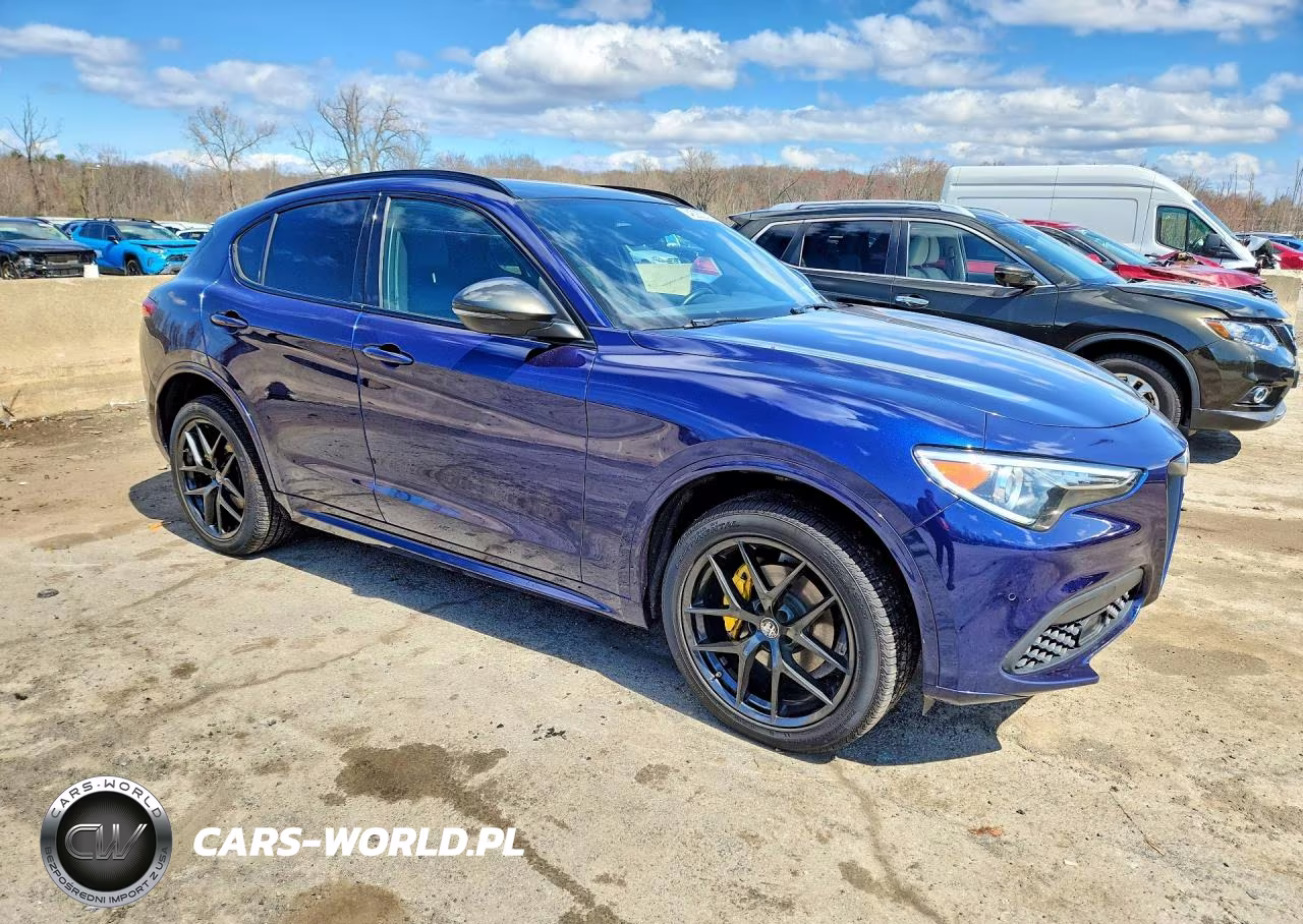 2020 Alfa Romeo Stelvio Ti VIN:ZASPAKBN8L7C86022 - 4