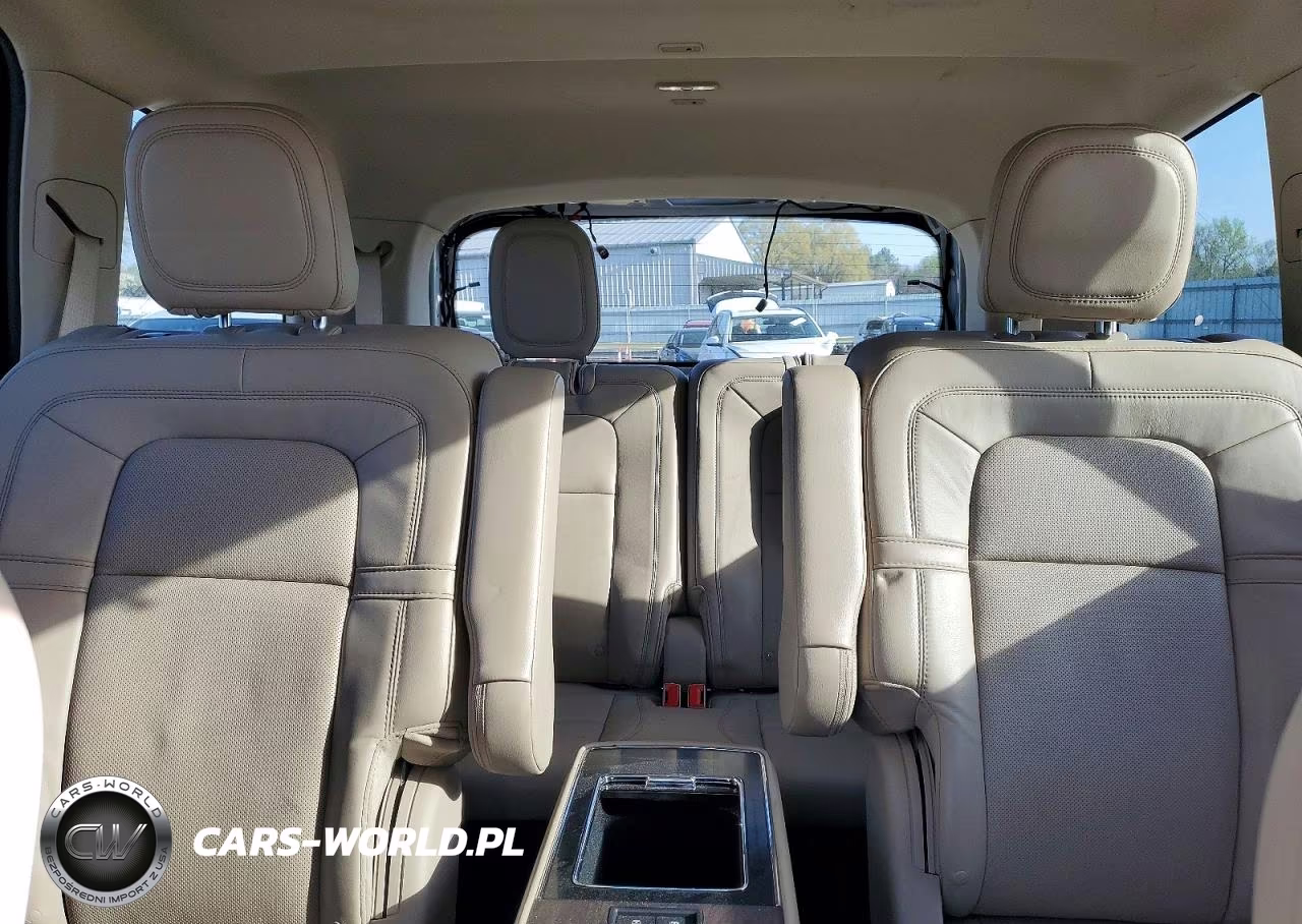 2020 Lincoln Aviator Reserve VIN:5LM5J7XC4LGL19482 - 10