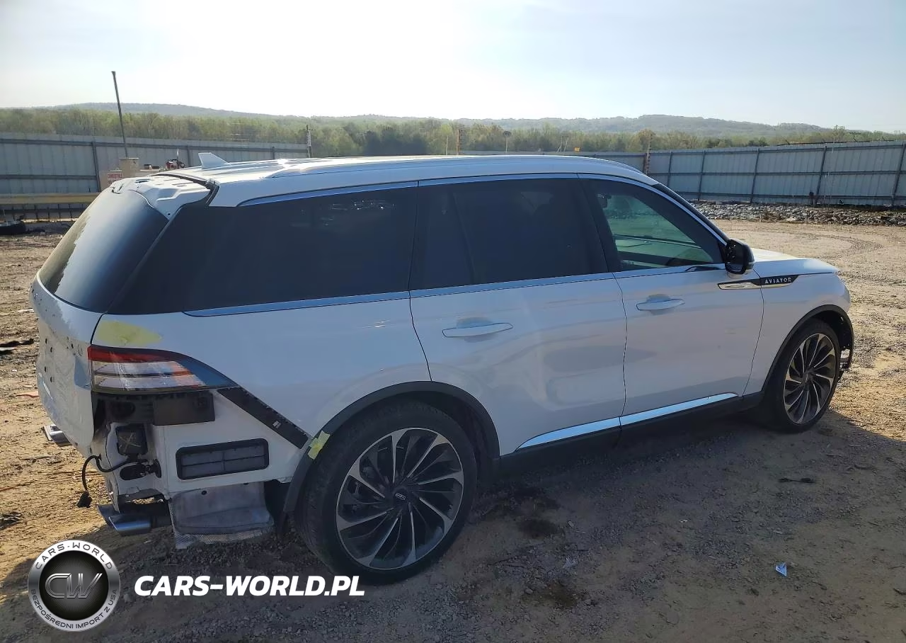2020 Lincoln Aviator Reserve VIN:5LM5J7XC4LGL19482 - 3