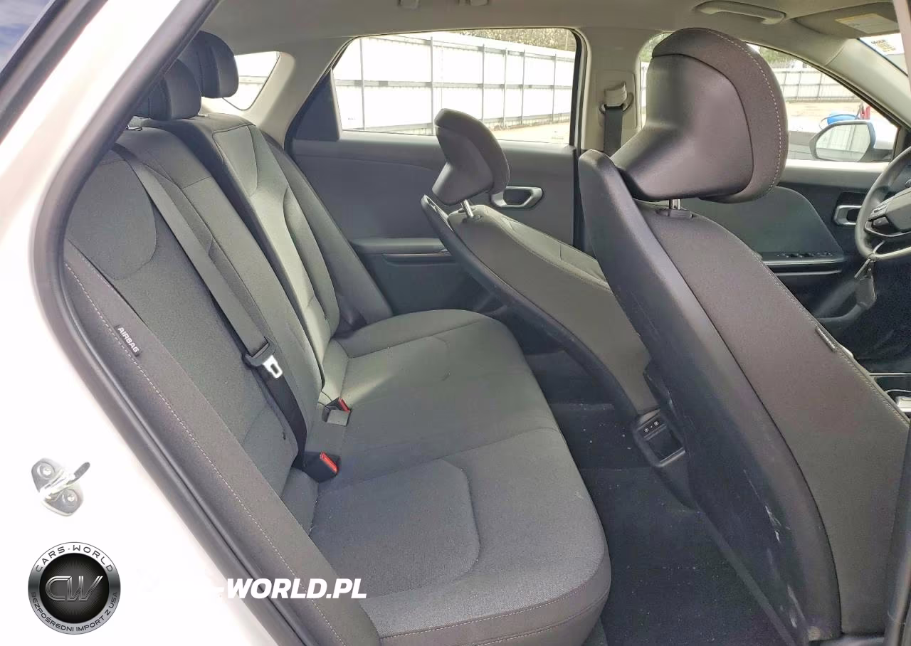 2025 Kia K4 Lxs VIN:3KPFT4DE0SE127078 - 10