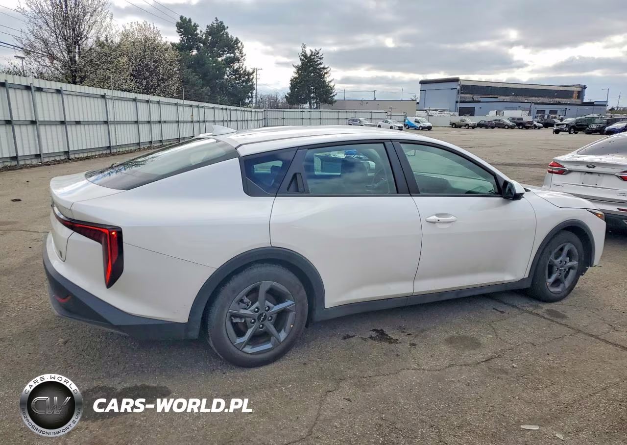 2025 Kia K4 Lxs VIN:3KPFT4DE0SE127078 - 3