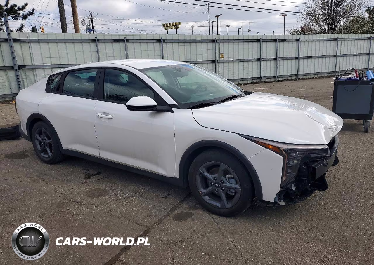 2025 Kia K4 Lxs VIN:3KPFT4DE0SE127078 - 4