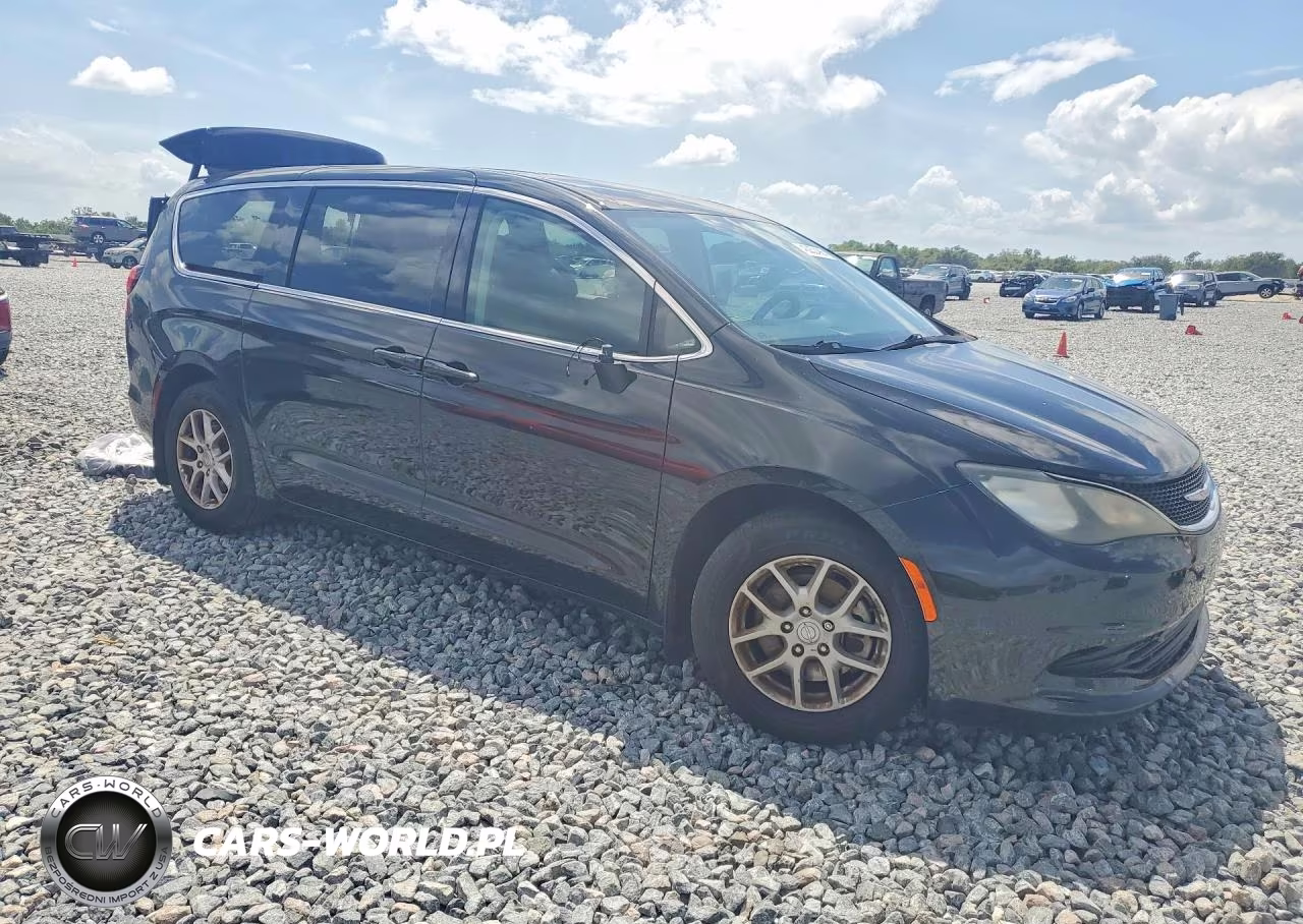 2017 Chrysler Pacifica Touring VIN:2C4RC1DG5HR609064 - 4