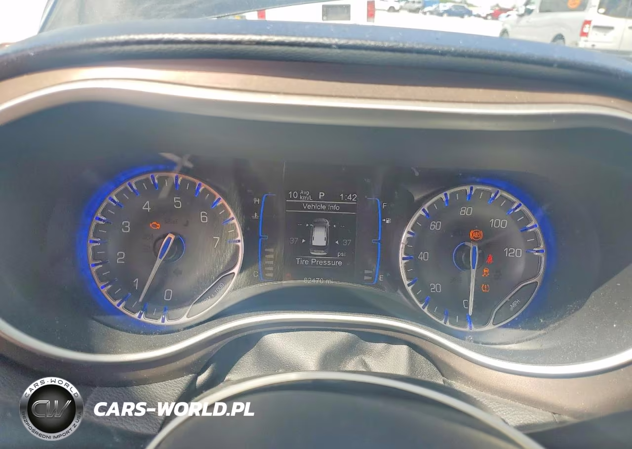 2017 Chrysler Pacifica Touring VIN:2C4RC1DG5HR609064 - 9