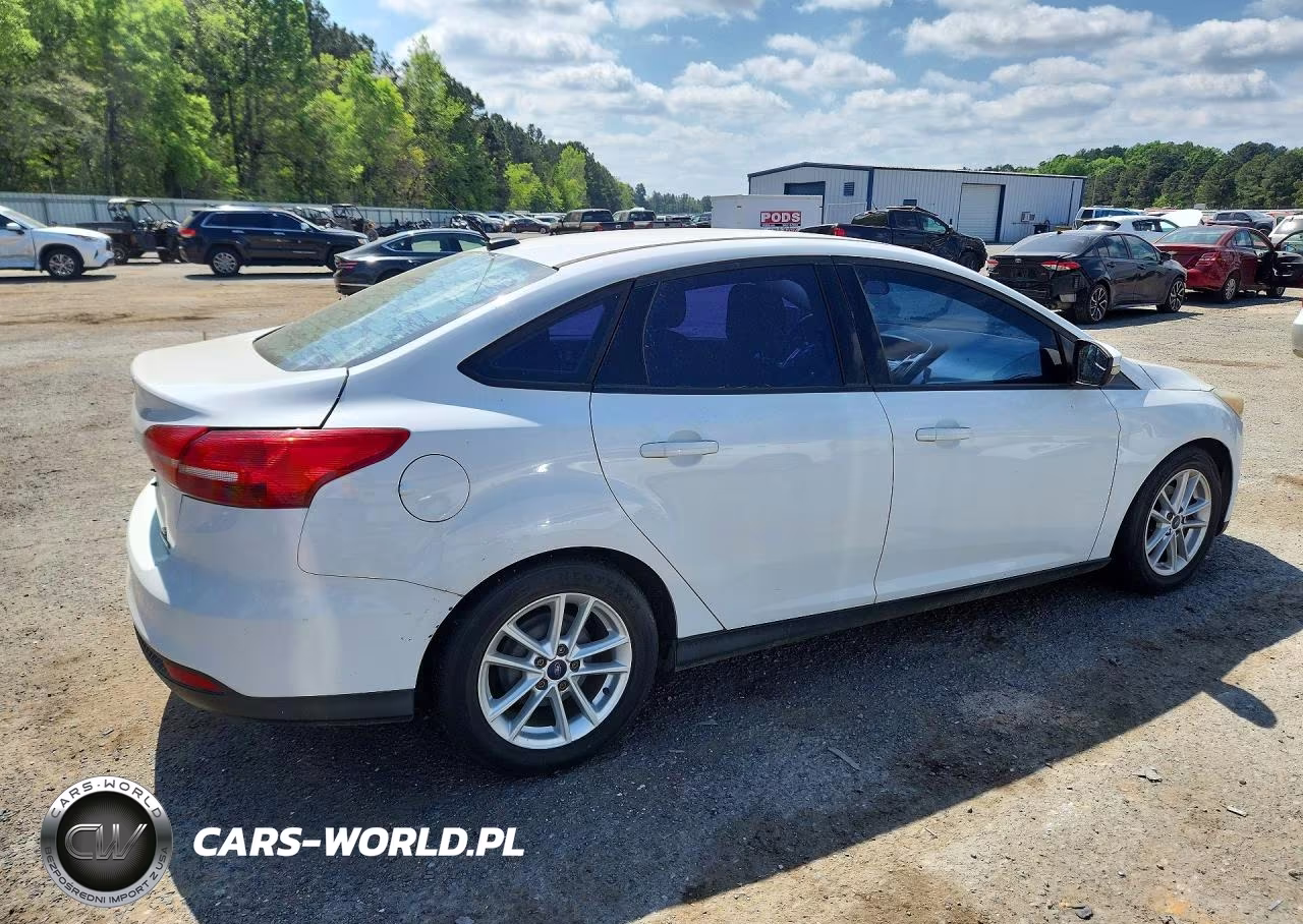2016 Ford Focus Se VIN:1FADP3F29GL360583 - 3