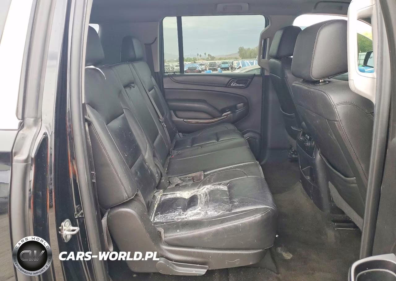 2018 Chevrolet Suburban C1500 Lt VIN:1GNSCHKCXJR143922 - 11