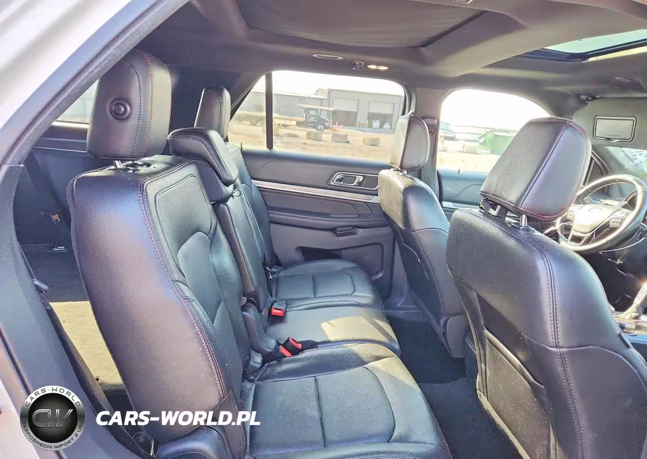 2018 Ford Explorer Sport VIN:1FM5K8GT9JGC24225 - 11