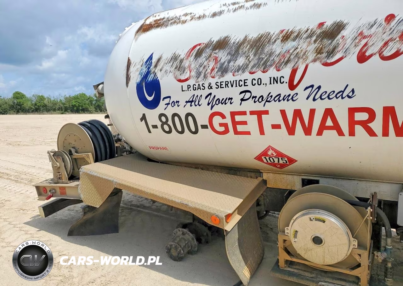 2019 Peterbilt 337 Vacuum Truck VIN:2NP2HM7X6KM415060 - 10