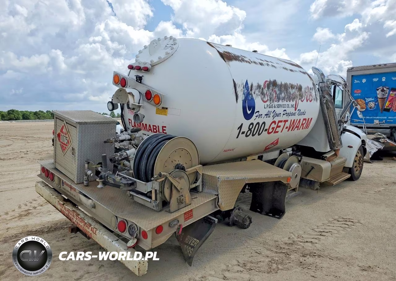 2019 Peterbilt 337 Vacuum Truck VIN:2NP2HM7X6KM415060 - 4