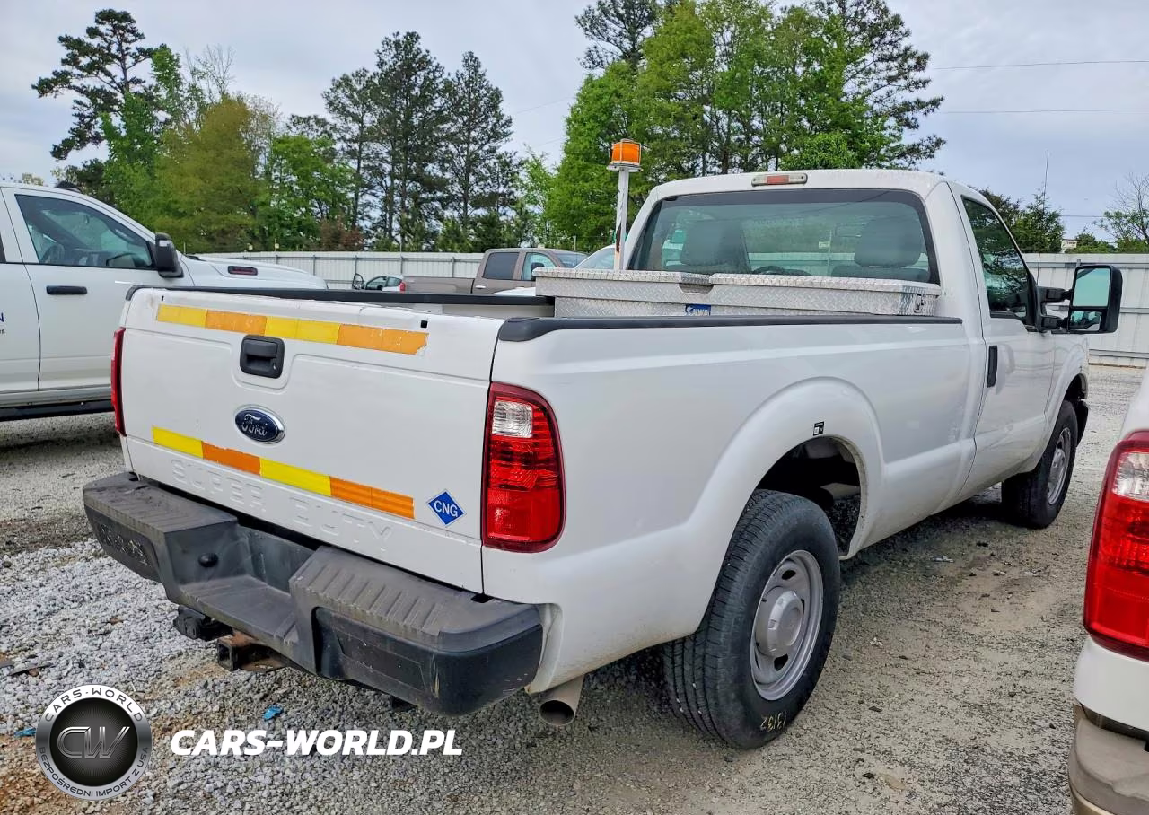 2013 Ford F250 Super Duty VIN:1FTBF2A66DEB82365 - 3