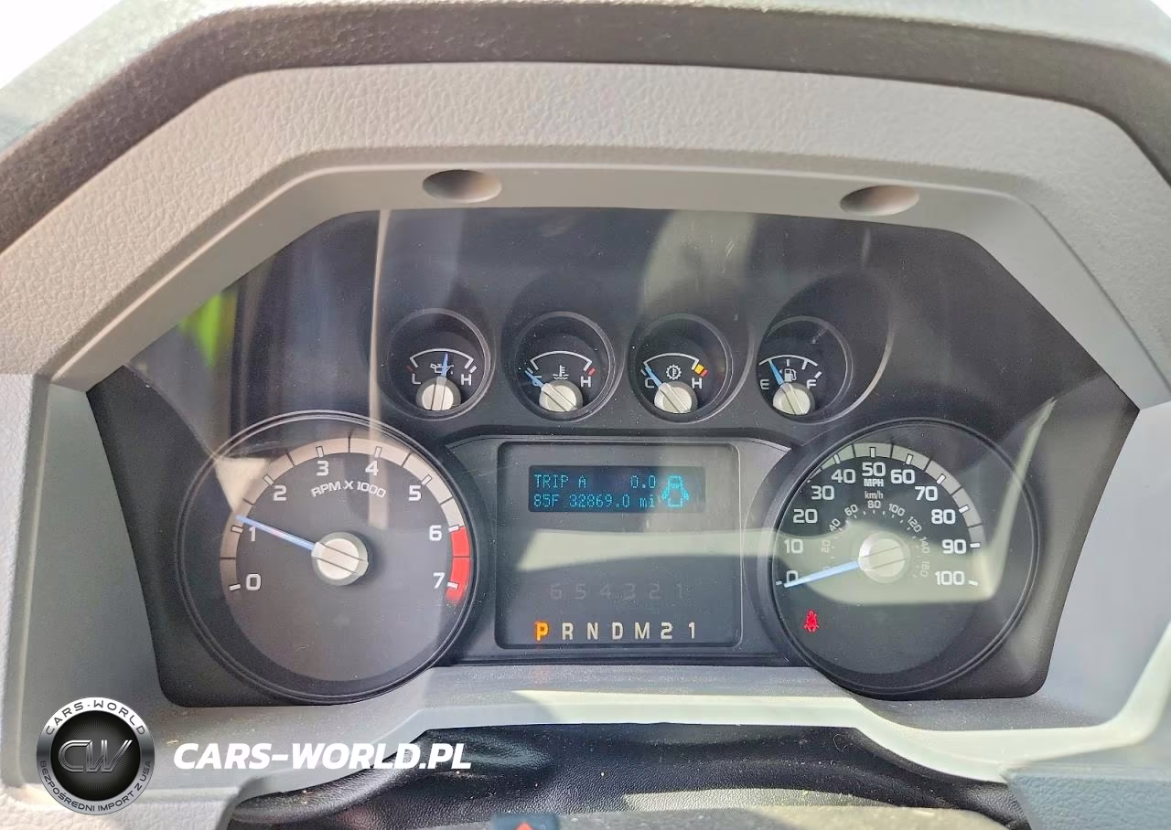 2013 Ford F250 Super Duty VIN:1FTBF2A66DEB82365 - 9