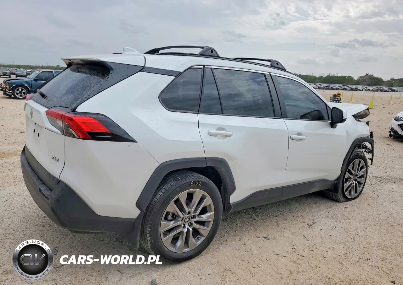 2023 Toyota Rav4 Xle Premium VIN:2T3C1RFV8PW278295 - 3