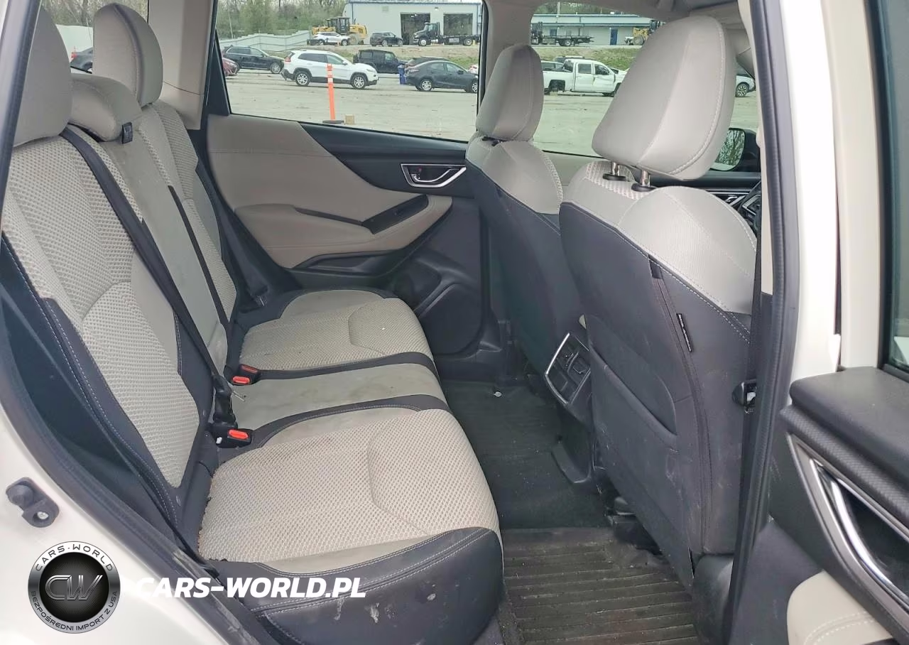 2022 Subaru Forester Premium VIN:JF2SKADCXNH407928 - 11