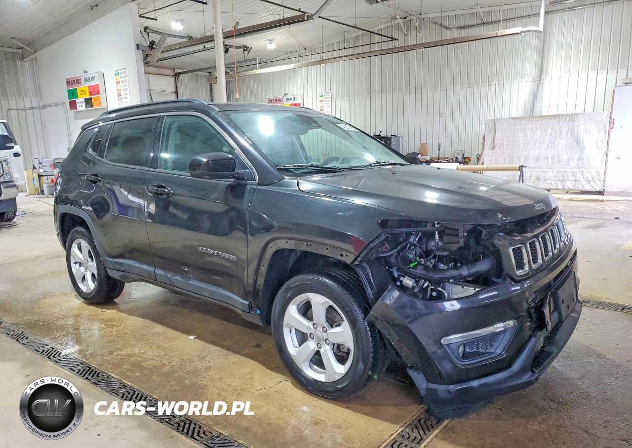 2018 Jeep Compass Latitude VIN:3C4NJDBB0JT278717 - 4