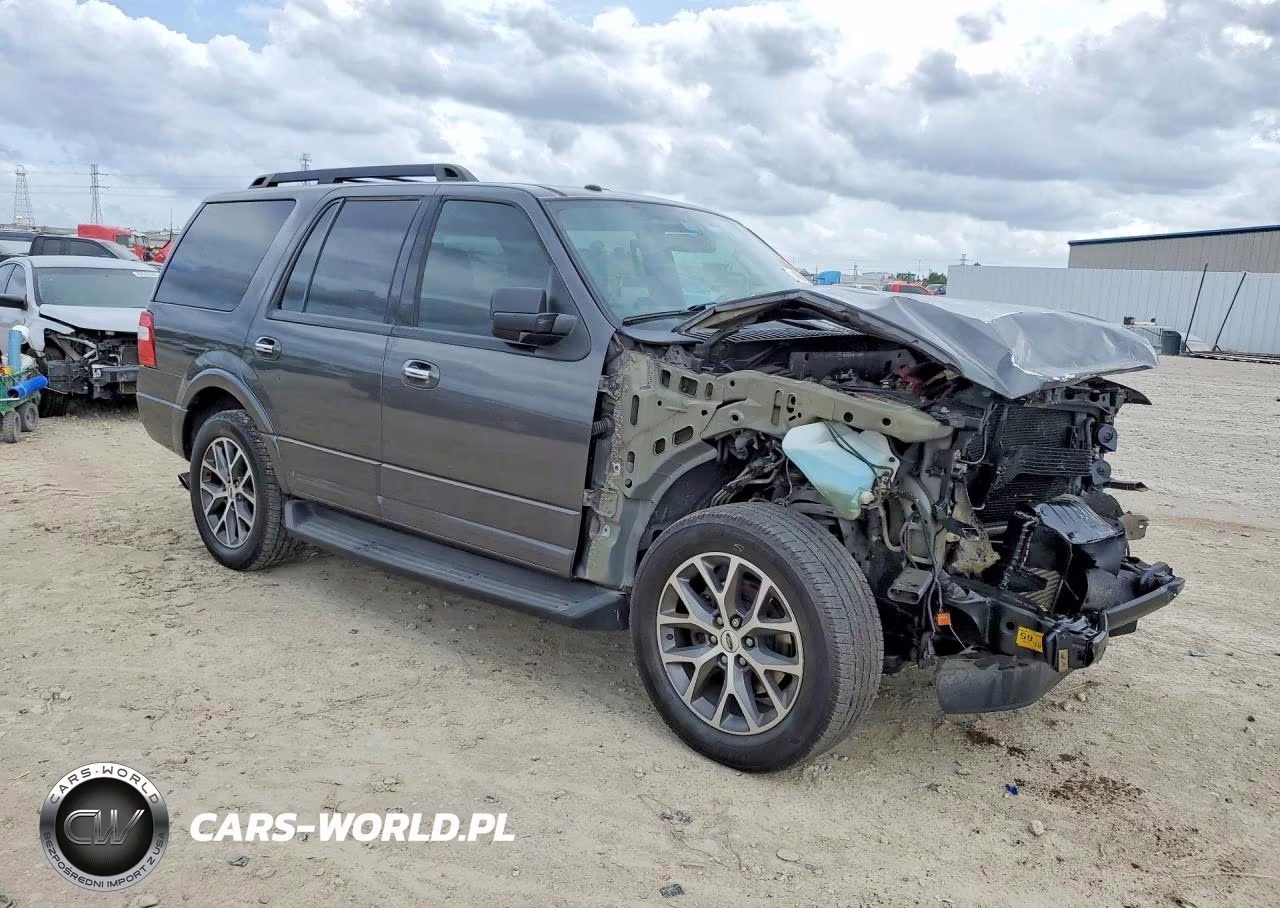2017 Ford Expedition Xlt VIN:1FMJU1HT4HEA77915 - 4
