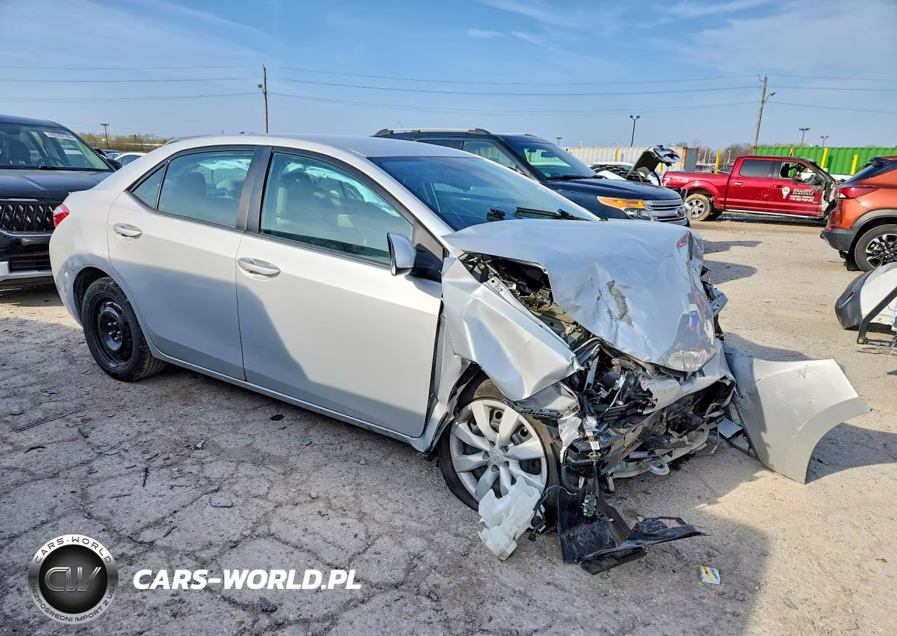 2015 Toyota Corolla Le VIN:2T1BURHE3FC418293 - 4