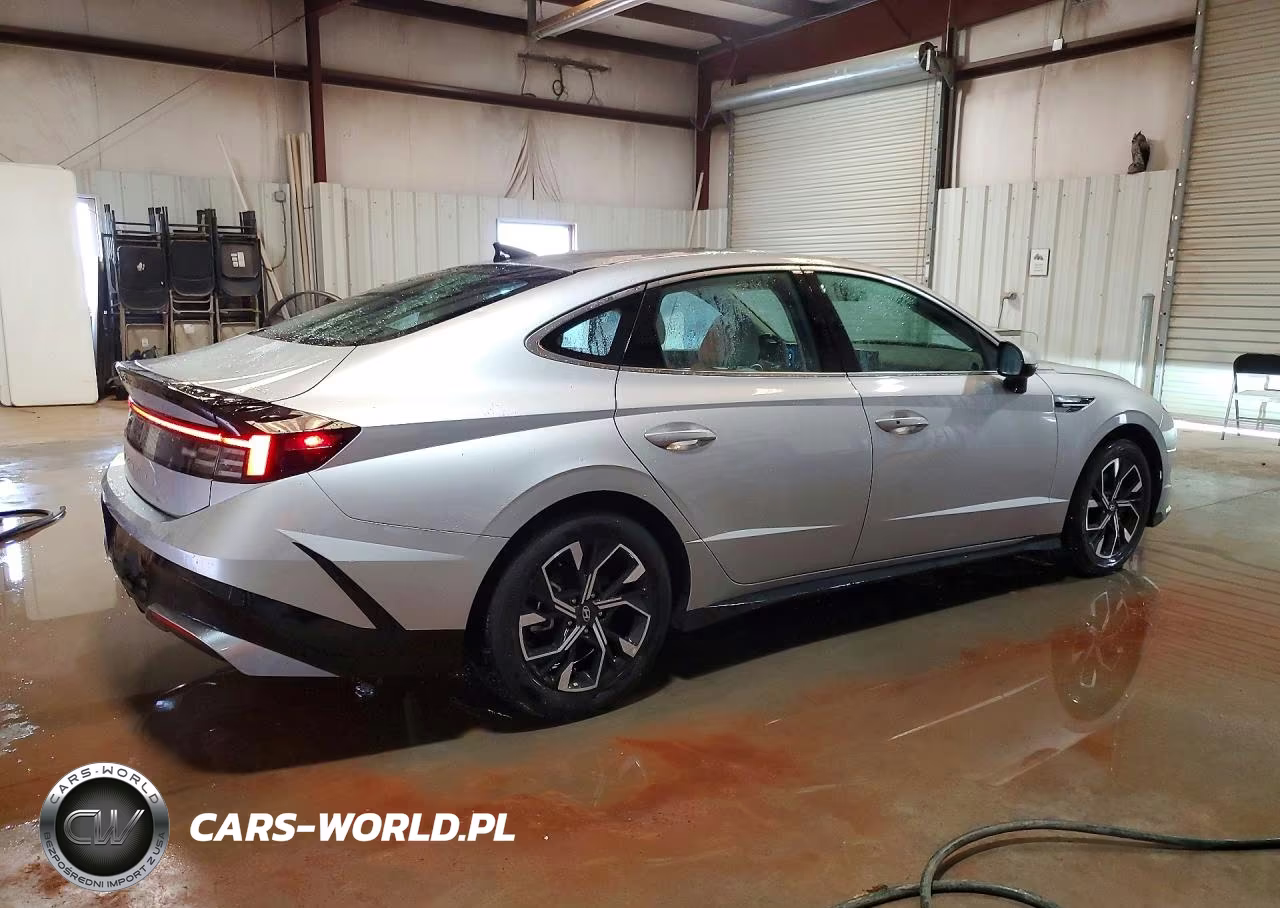 2025 Hyundai Sonata Sel VIN:KMHL64JA4SA469028 - 3