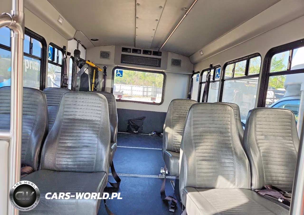 2021 Ford Econoline E350 Super Duty Cutaway Van VIN:1FDEE3FN6MDC09586 - 11