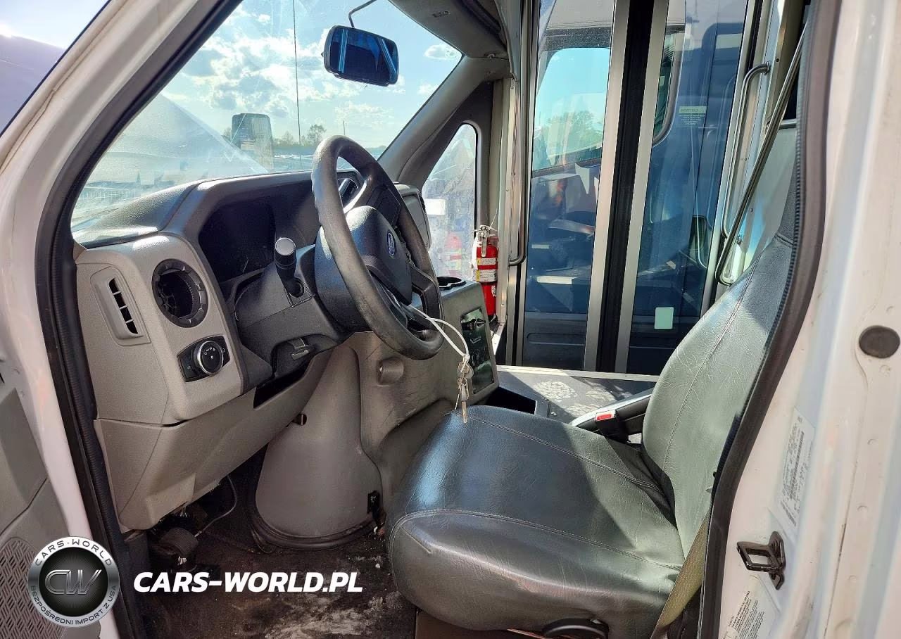 2021 Ford Econoline E350 Super Duty Cutaway Van VIN:1FDEE3FN6MDC09586 - 7