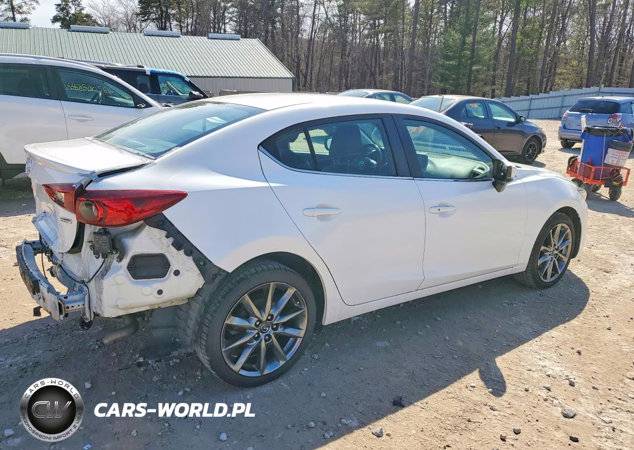 2018 Mazda 3 Touring VIN:3MZBN1V31JM264701 - 3