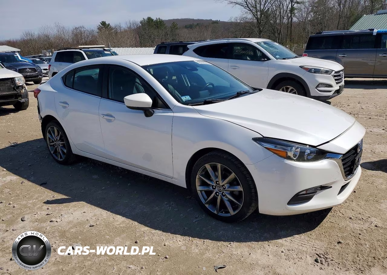2018 Mazda 3 Touring VIN:3MZBN1V31JM264701 - 4