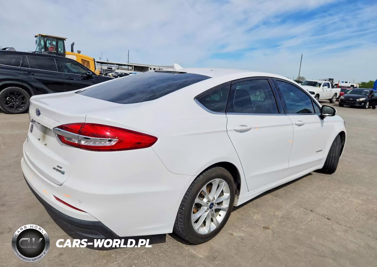 2019 Ford Fusion Se VIN:3FA6P0LU0KR208697 - 3