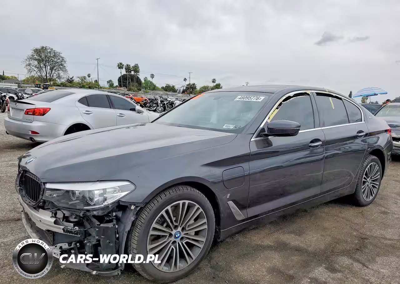 2018 BMW 530E