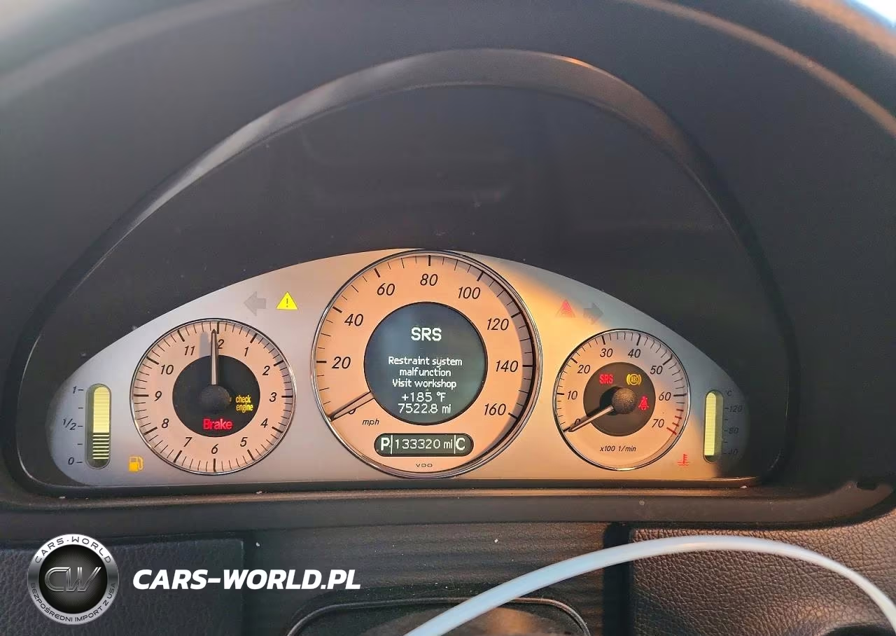 2007 Mercedes-Benz Clk 550 VIN:WDBTJ72H57F218852 - 9