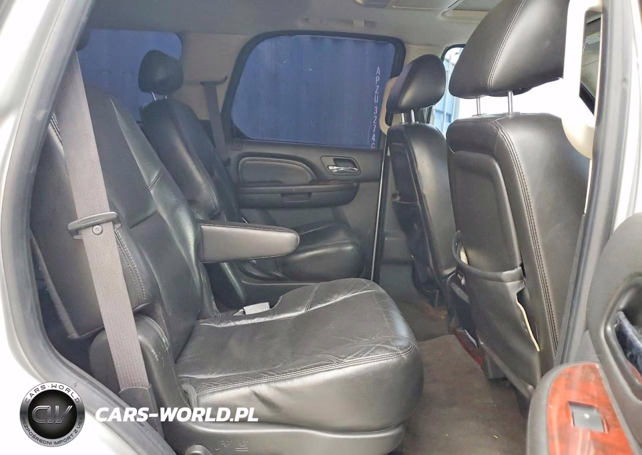 2010 Cadillac Escalade Luxury VIN:1GYUKBEF9AR135991 - 11