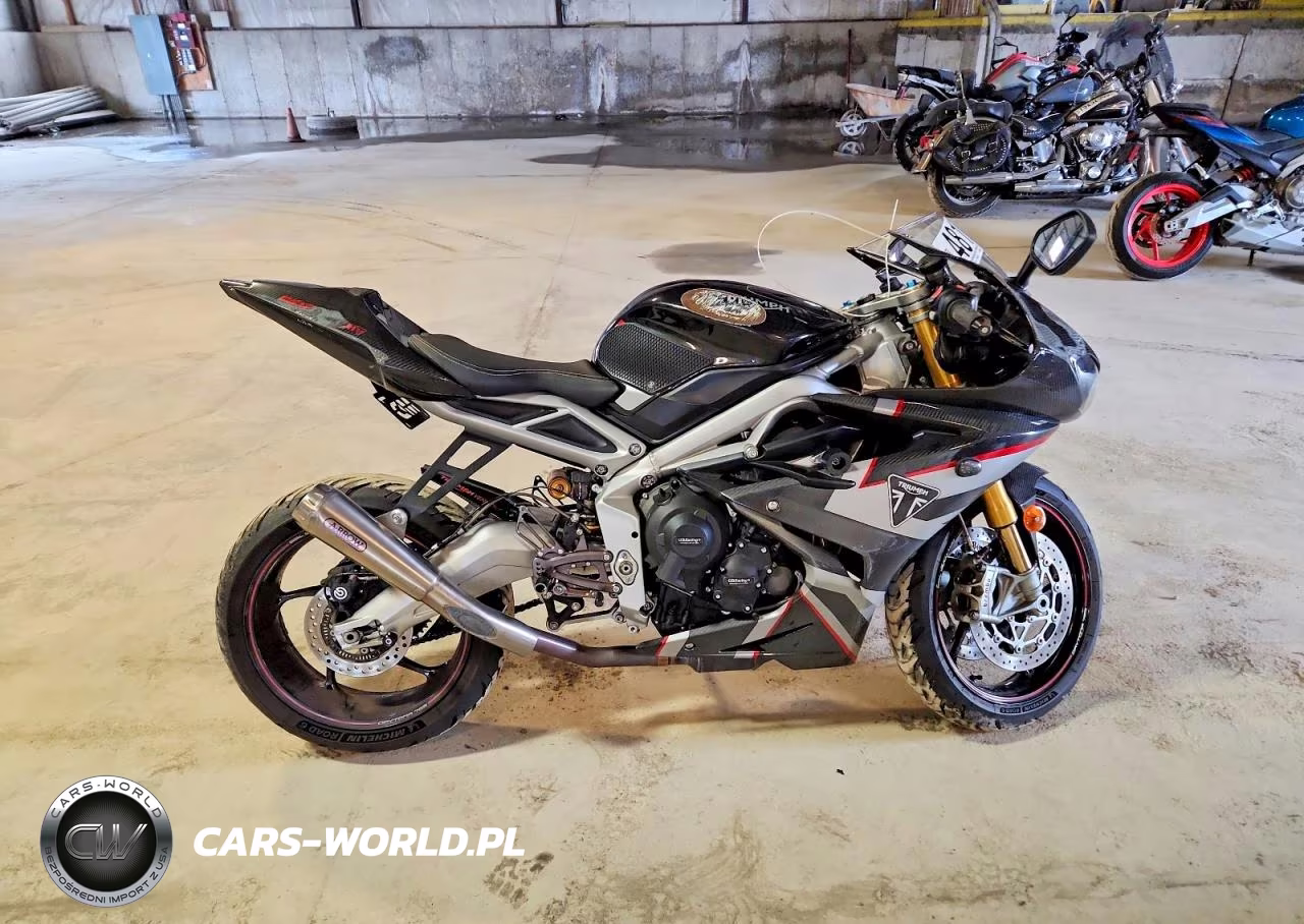 2020 Triumph Motorcycle Daytona Moto2 765