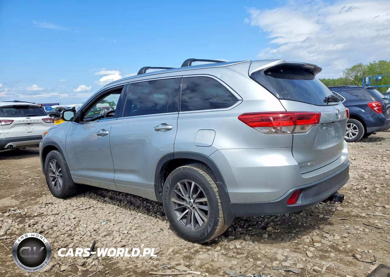 2018 Toyota Highlander Xle VIN:5TDJZRFH0JS533251 - 2