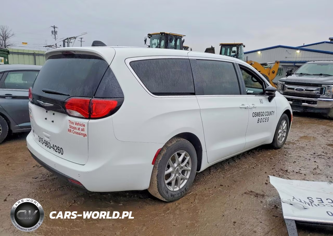 2025 Chrysler Voyager Lx VIN:2C4RC1CG2SR533926 - 3
