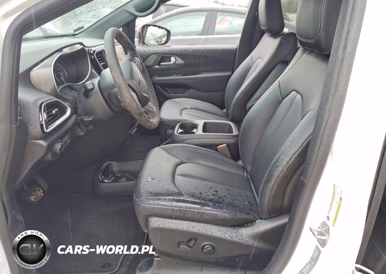 2025 Chrysler Voyager Lx VIN:2C4RC1CG2SR533926 - 7