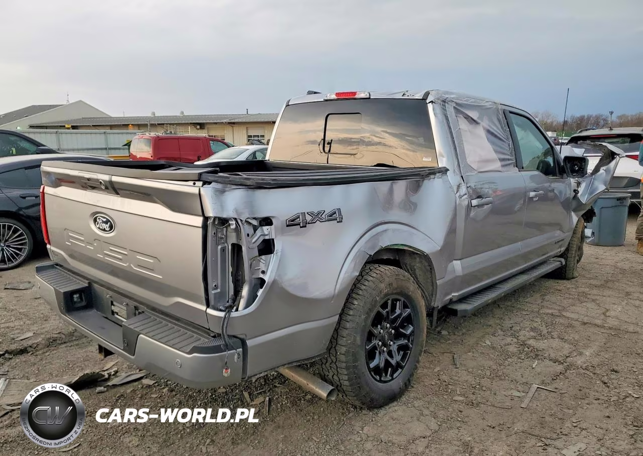 2025 Ford F150 Xlt VIN:1FTFW3LD9SFA82724 - 3