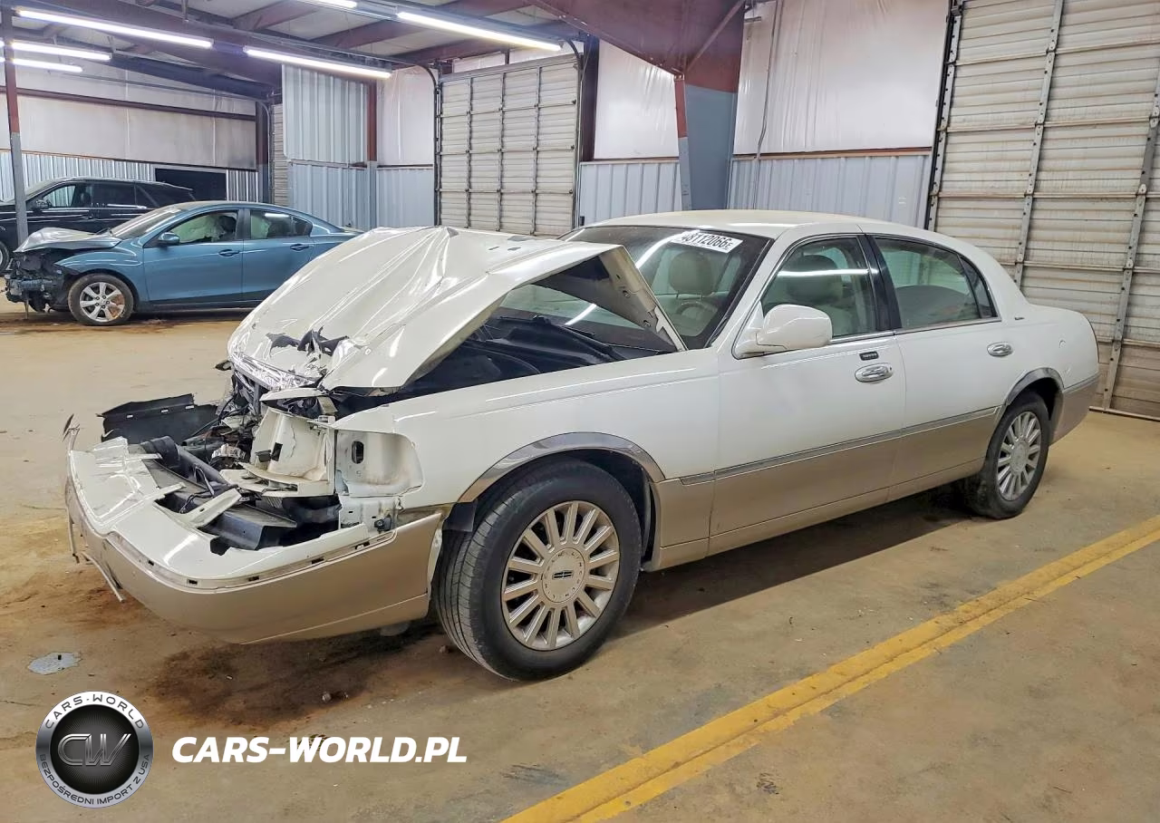 2004 Lincoln Town Car Executive