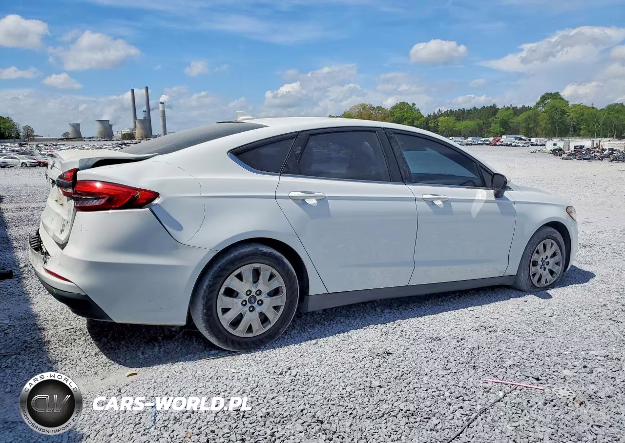 2020 Ford Fusion S VIN:3FA6P0G70LR134722 - 3