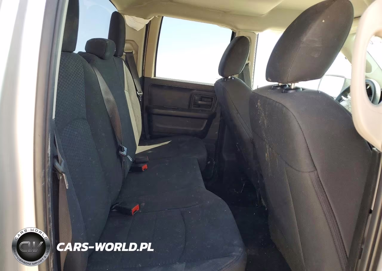2019 Ram 1500 Classic Tradesman VIN:1C6RR7FG0KS554163 - 10