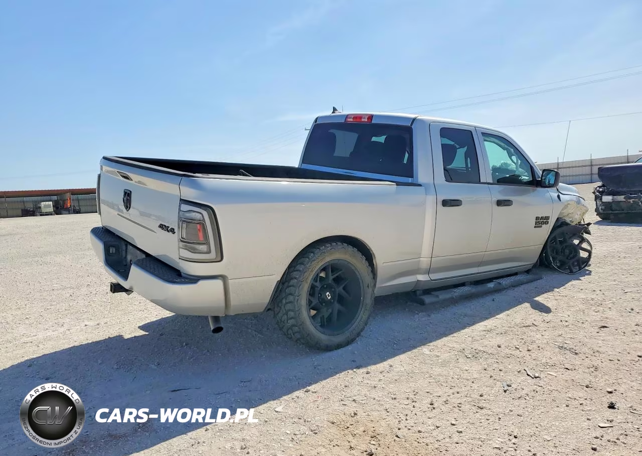 2019 Ram 1500 Classic Tradesman VIN:1C6RR7FG0KS554163 - 3