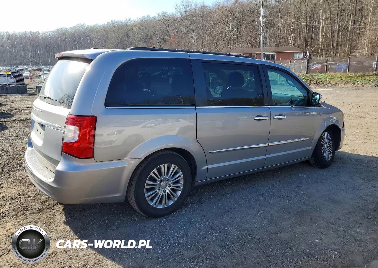 2013 Chrysler Town & Country Touring L VIN:2C4RC1CG7DR767482 - 3