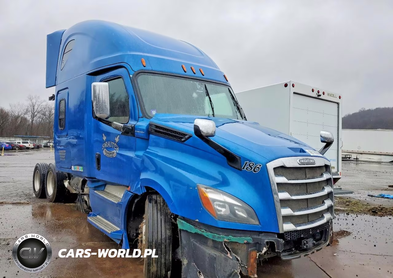2018 Freightliner Cascadia 126 Semi Truck
