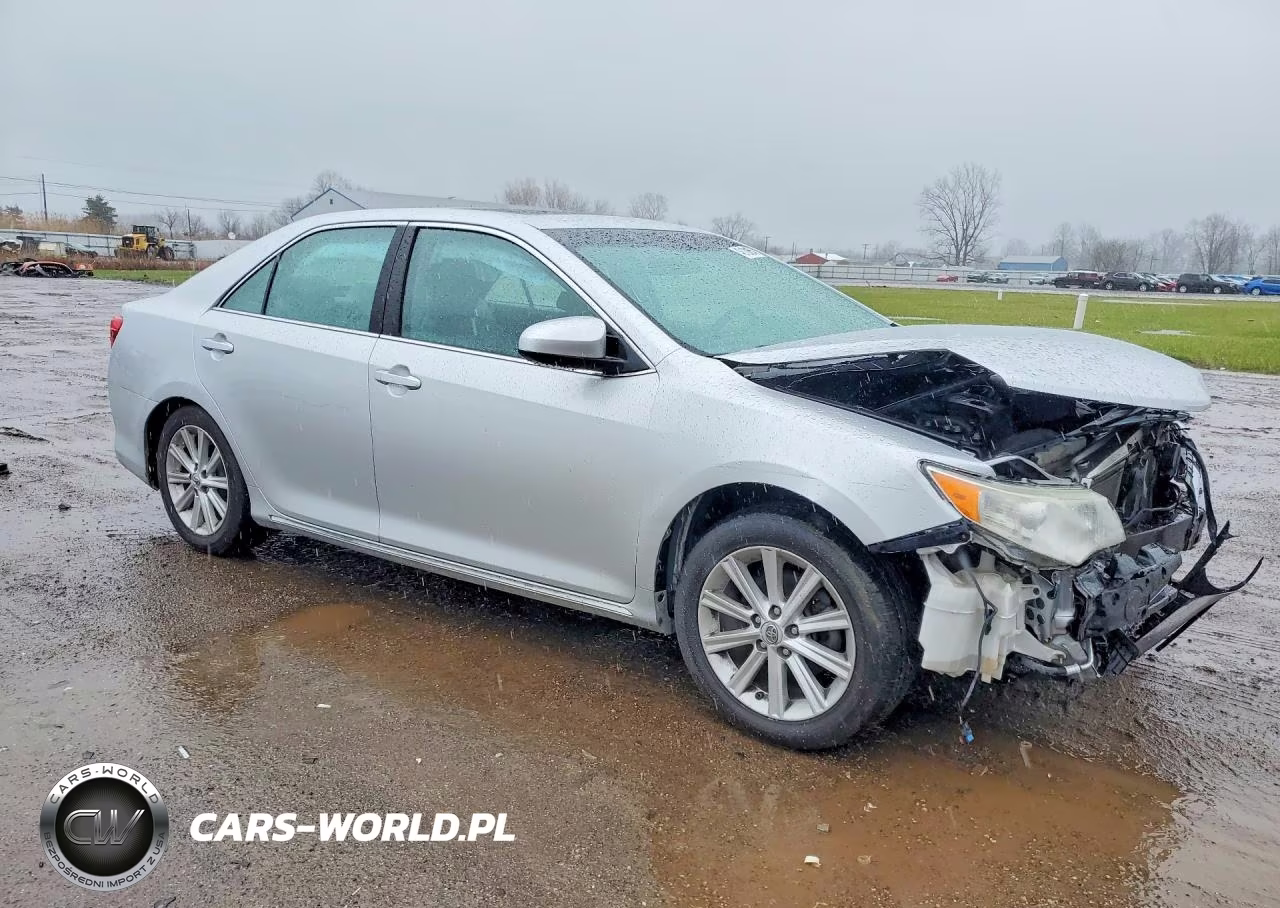 2014 Toyota Camry Xle VIN:4T1BF1FK6EU830676 - 4