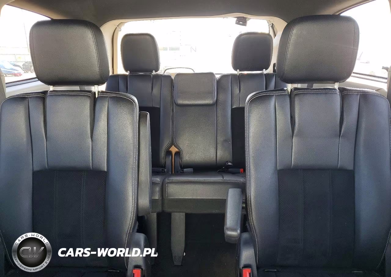 2018 Dodge Grand Caravan Sxt VIN:2C4RDGCG2JR240395 - 10